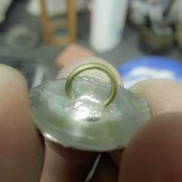 A copper wire shank in a button
